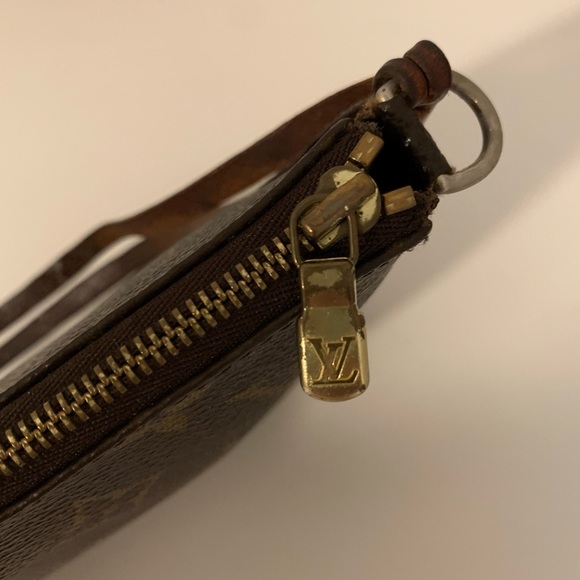 Authentic Louis Vuitton Pochette Accessories - Picture 6 of 12